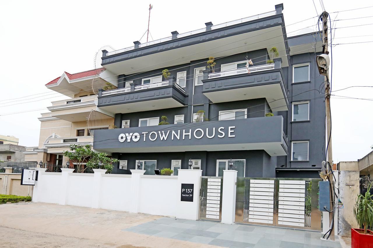 Отель Oyo Townhouse 018 Medanta Гургаон Экстерьер фото