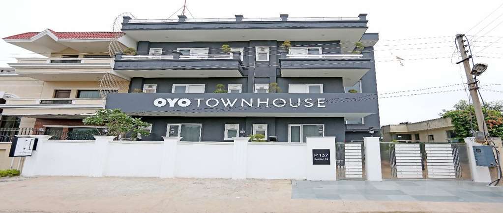 Отель Oyo Townhouse 018 Medanta Гургаон Удобства фото